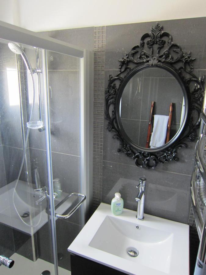Mini Art House Apartment นิโคเซีย ภายนอก รูปภาพ